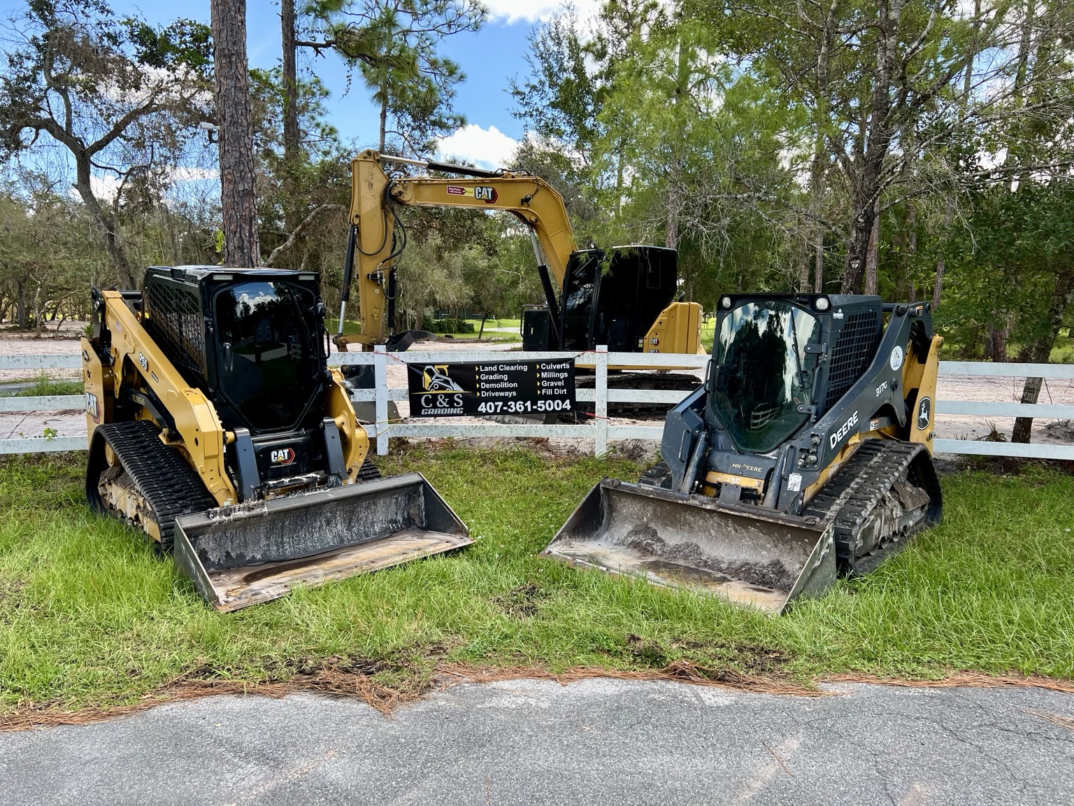 CAT skid steer grapple